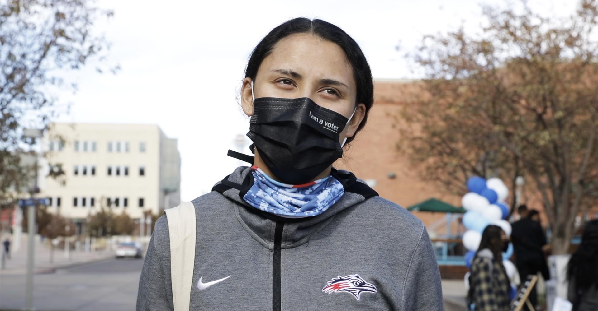 Photo of MSU Denver student with mask