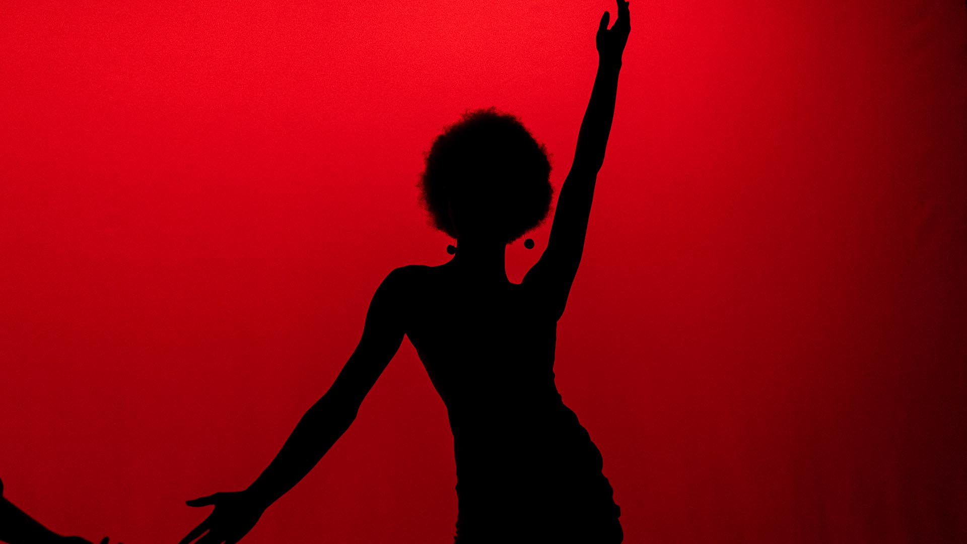 Dance students perform “Me encantas tal y como eres”