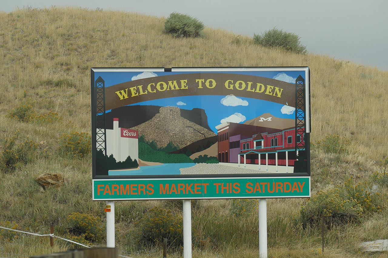 Golden Farmers Market sign